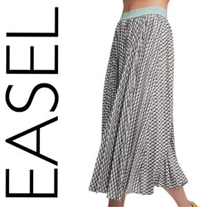 Easel Black, Green and White Geometric Maxi Skirt size Large NWT